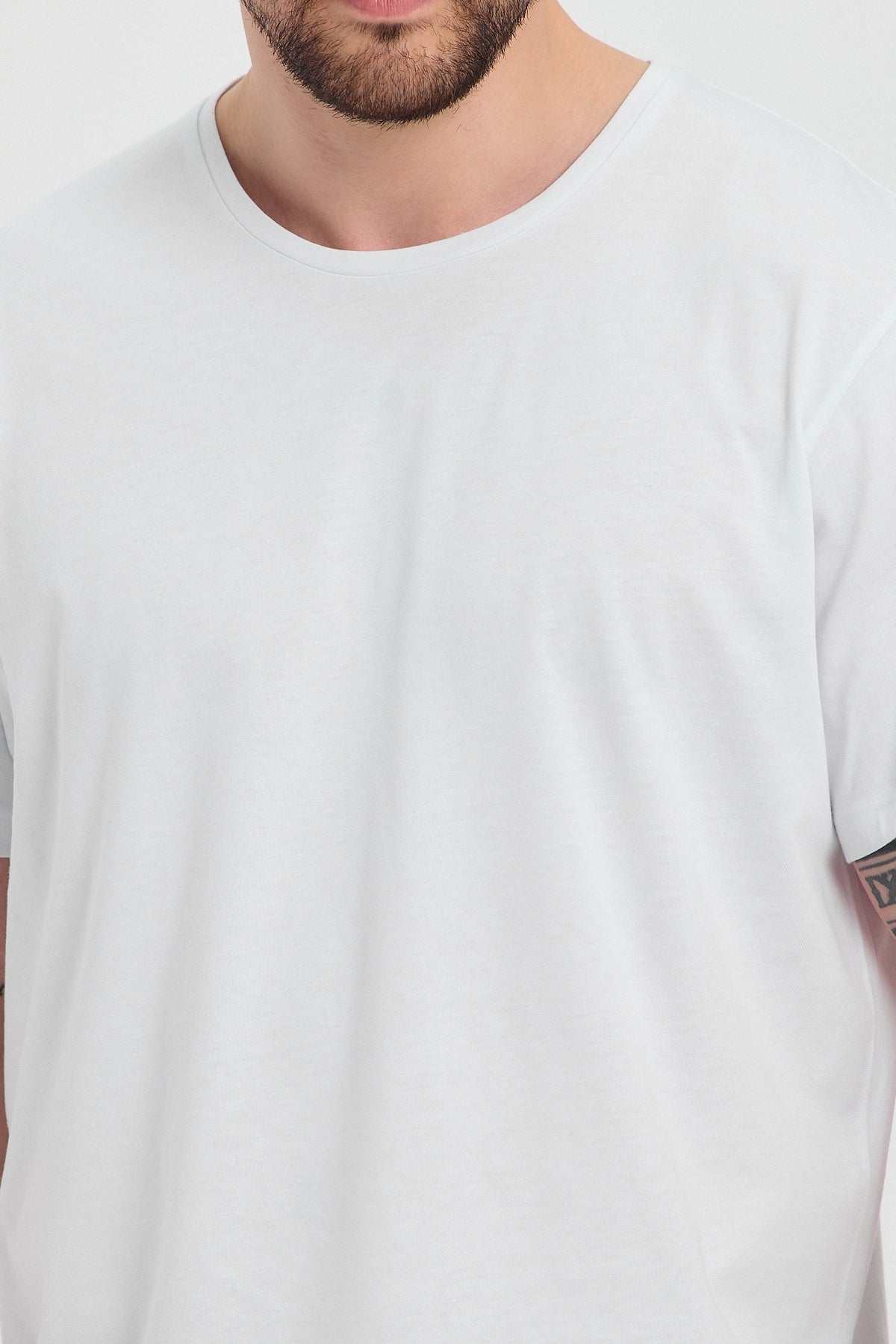 Alessio de Sole 100% Cotton White Basic T-Shirt- Men
